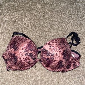 victoria’s secret pink bra